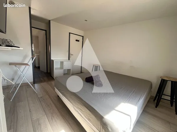 Studio 1 pièce 17 m²