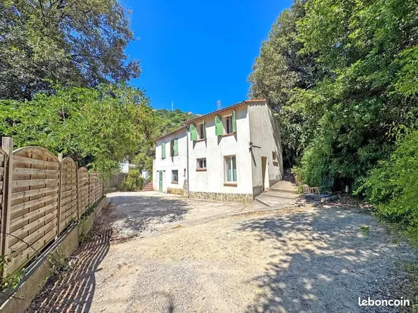 Propriété 8 pièces 158 m²