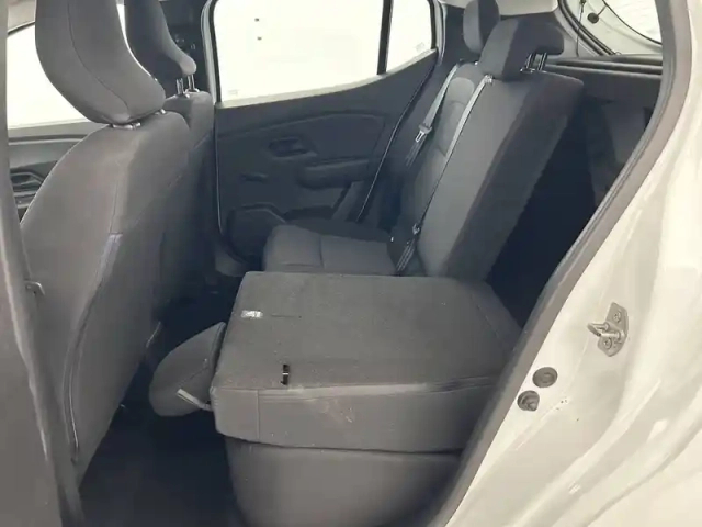 Dacia Sandero sce 65 — photo 36