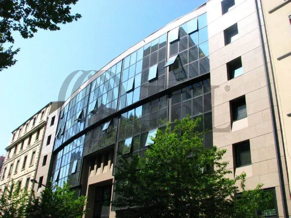 Bureau 1 pièce 547 m²