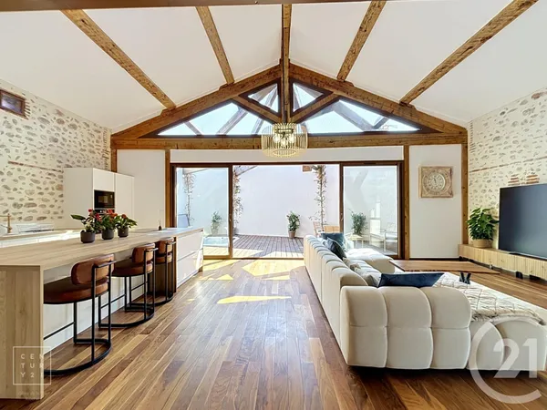 Maison 4 pièces 255 m²
