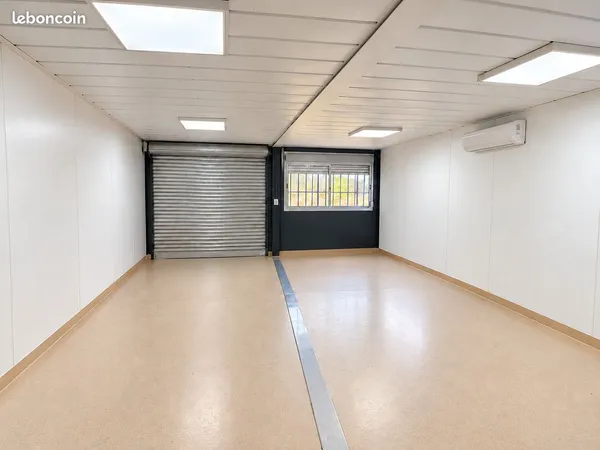 Local d'activité / bureau de 60 m² - Zone industrielle