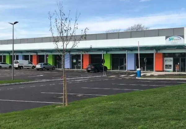 Cellule commerciale - Pont-Saine-Marie