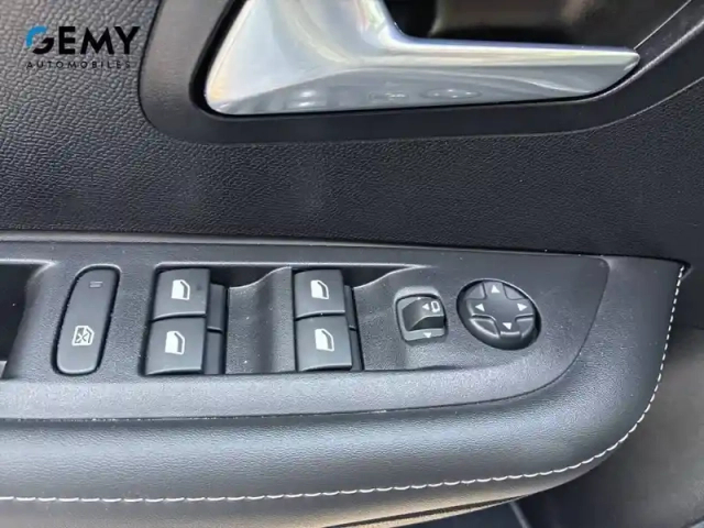 Peugeot 208 100 s&amp;s bvm6 — photo 12