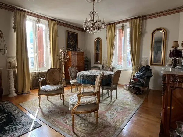 APPARTEMENT DE CHARME T5 EN CENTRE VILLE