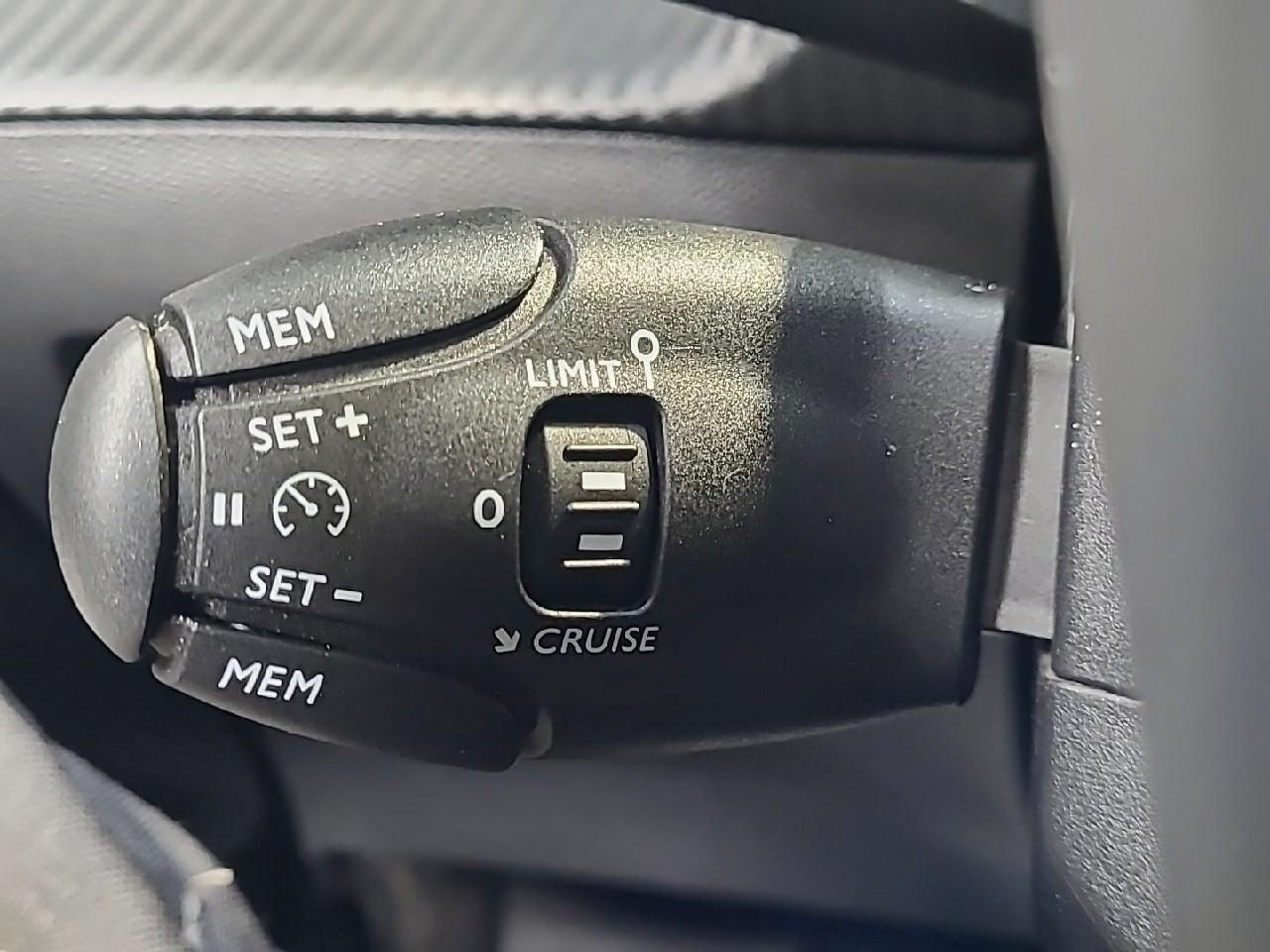 Peugeot 208 puretech 100 s&s bvm6 allure — photo 22