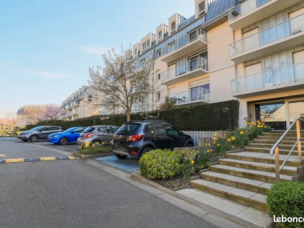 La Madeleine - Beau T3 lumineux 68 m² - 2 balcons - Vue parc - Parking