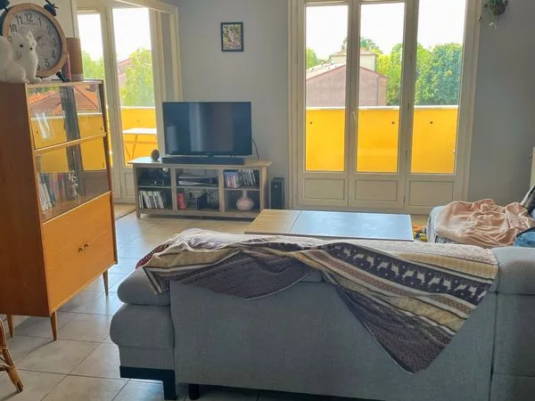 Appartement T3 85 m² avec balcon + grande cave 16m² - Villars-les-Dombes