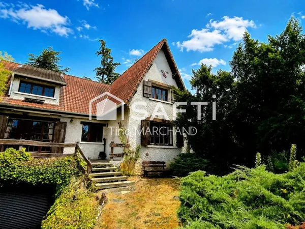 Maison familiale au fort potentiel - 160 m² (295 m² au sol) - Terrain 540 m² - Quartier Croix Blanch