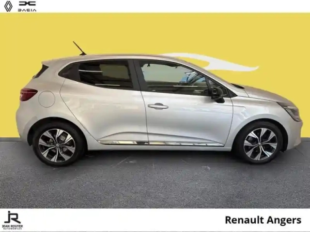 Renault Clio 1.5 blue dci 100ch evolution — photo 29