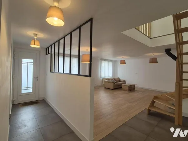 Maison 8 pièces 232 m²