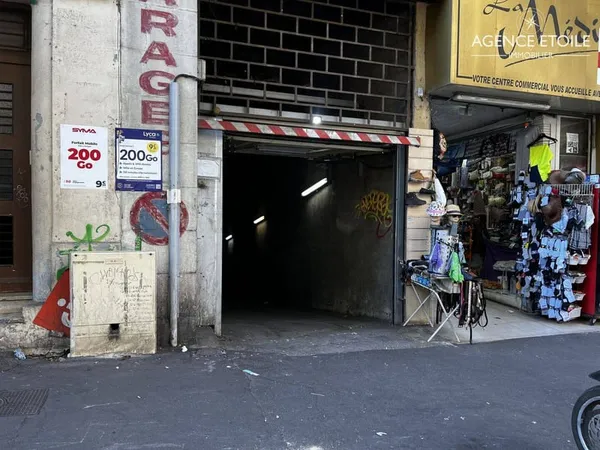 Parking 13 m²