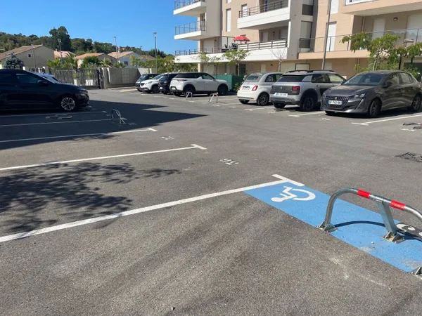 Parking 13 m²
