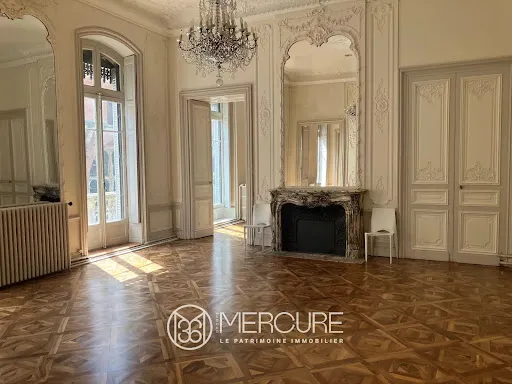 Bureaux 5 pièces 198 m²