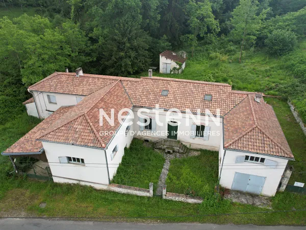 Maison de maître à rénover à Feugarolles - 13 pièces, 380 m² sur 2,48 ha