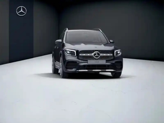 Mercedes Glb 200 d amg line — photo 11