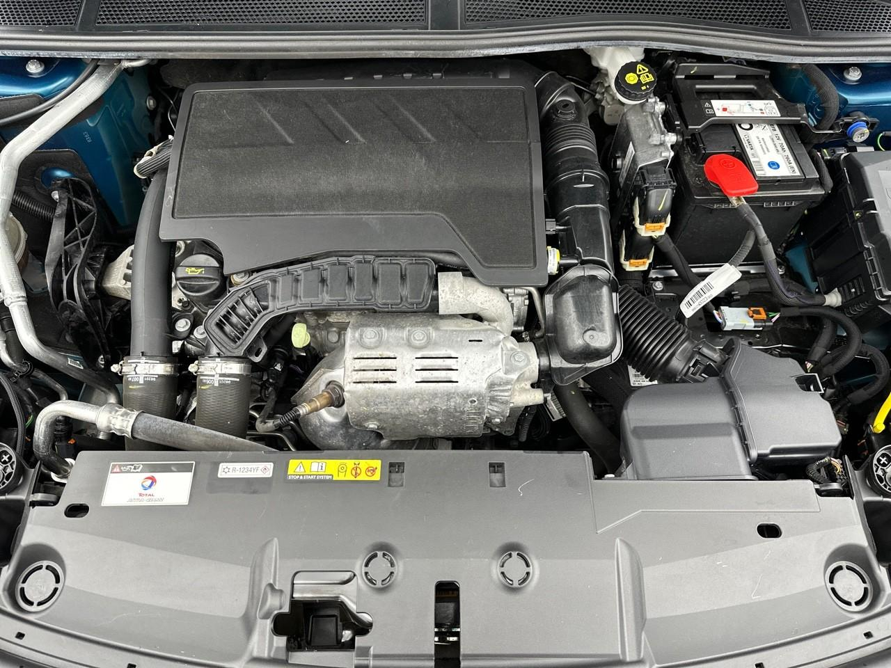 Peugeot 408 puretech 130 ch s&s eat8 gt — photo 13