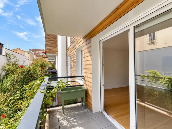 Appartement 3 pièces traversant avec balcon - Quartier des Coutures - Métro Robespierre à 400 m