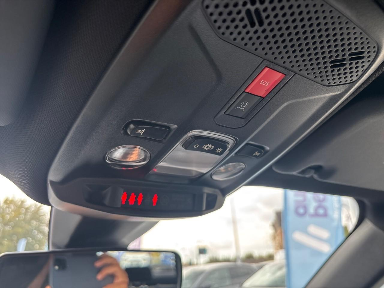 Peugeot 2008 1.2 hybrid 145ch style e-dcs6 — photo 19
