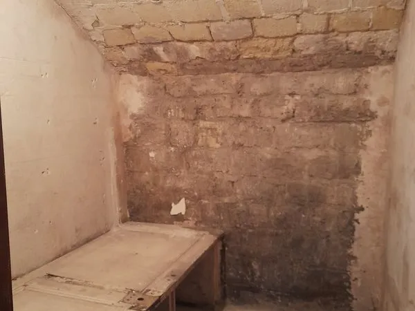 Cave 3,5 m² Paris 75010 70 /mois CC