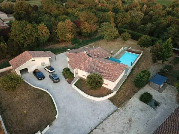 Villa de 6 pièces principales