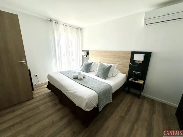 Hôtel bureau 4 pièces 670 m²