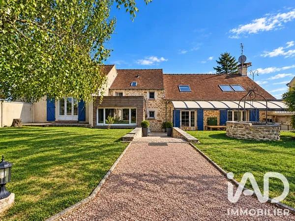 Maison 11 pièces 306 m²