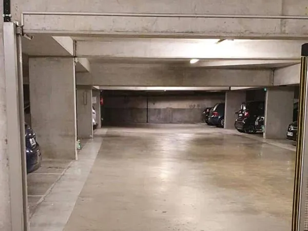 Parking 12 m²
