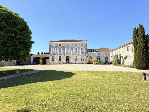 Entre Toscane et Charente - un domaine de caractère et d'excepti