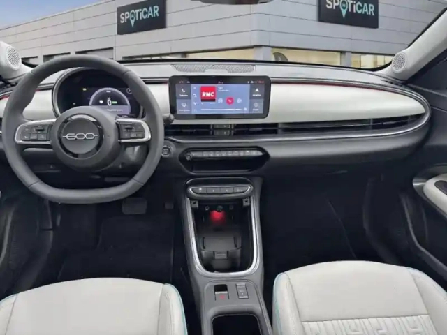 Fiat 600 e 156ch 54kwh la prima — photo 7