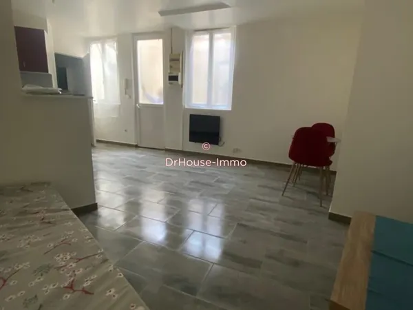 Immeuble à forte rentabilité : 6 appartements plus un commerce