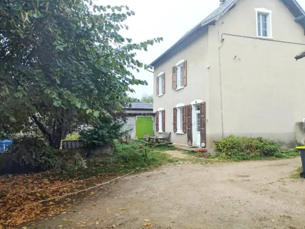 Maison, 3 000 m² et 250 m² de dépendances