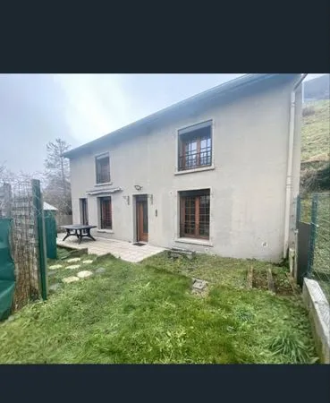 Maison meublée avec extérieur