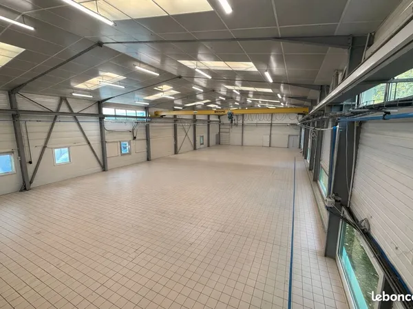 Local 1170 m² PORDIC