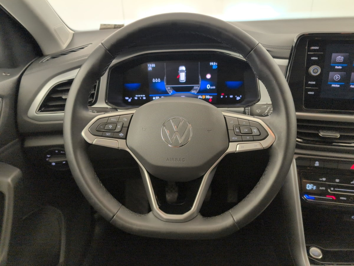 Volkswagen T-Roc — photo 14