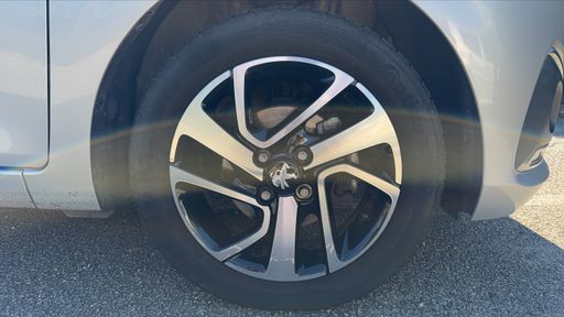 Peugeot 108 1.2 PureTech 82 - Allure – 2017 – 44403 km – Essence – Boîte Manuelle — photo 38