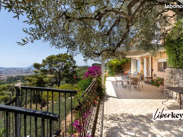Villa 7 pièces 200 m²