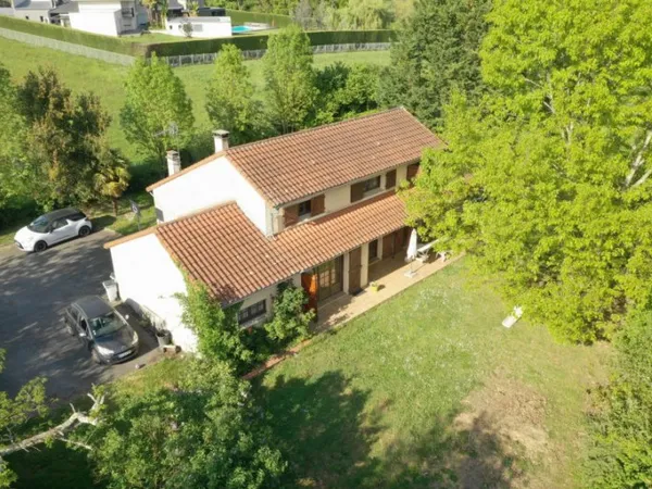Villa 6 pièces 162 m²