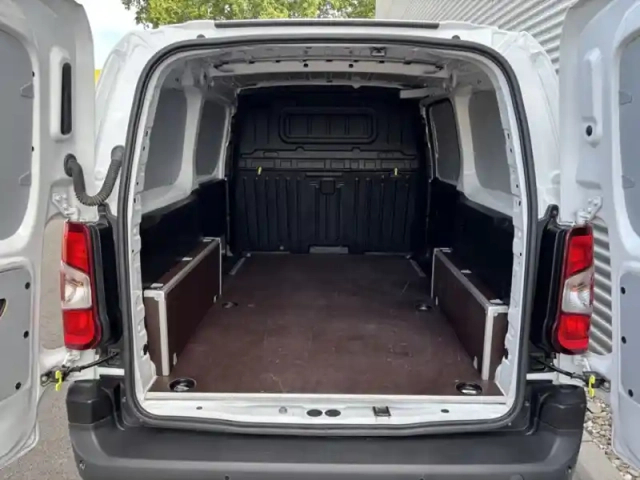Peugeot Partner 1.5l 100ch xl 950kg pack premi — photo 7