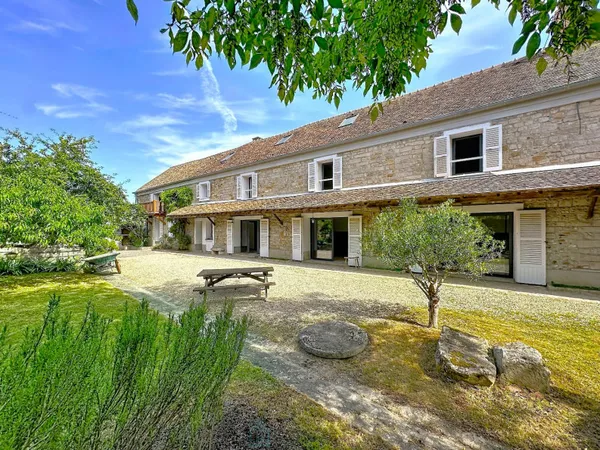 Longère 11 pièces 330 m²