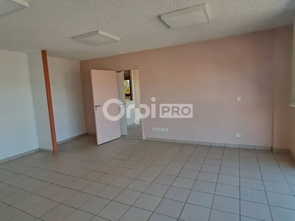 Local commercial 142 m²