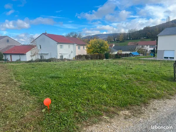 Terrain Plat viabilisé de 352M2 libre constructeur Devecey