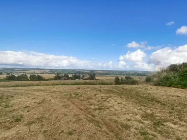 Terrain 880 m²