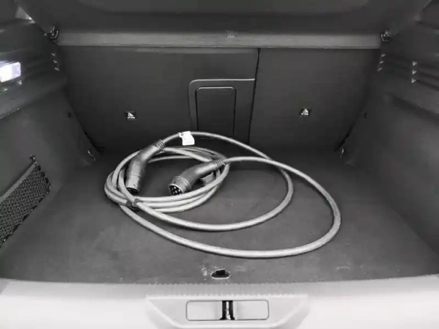 Peugeot 308 phev 180 e-eat8 allure pack — photo 8