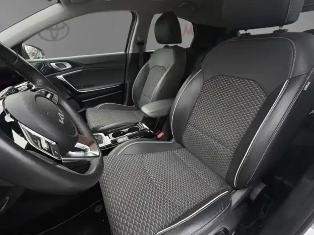 Kia Xceed 1.6 gdi 141 ch phev lounge dct6 — photo 10