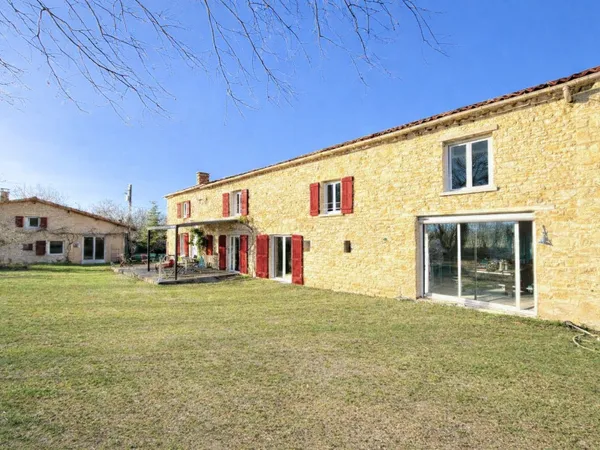 Maison 9 pièces 250 m²