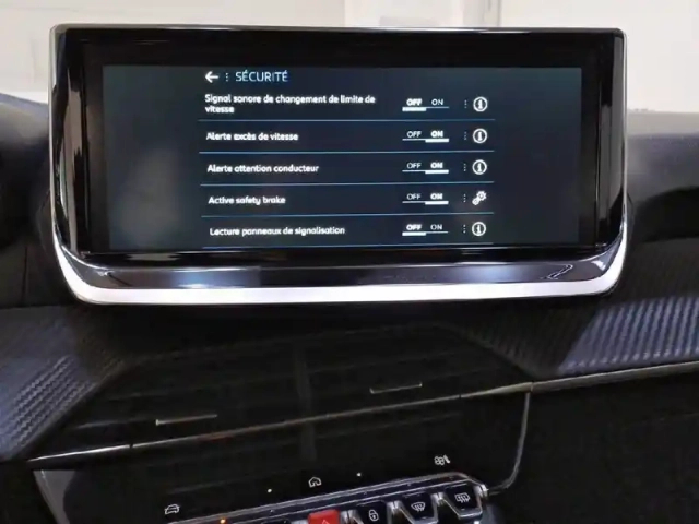 Peugeot 208 hybrid 100 e-dcs6 — photo 52