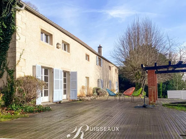 Maison 13 pièces 300 m²