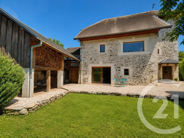 Maison 10 pièces 227 m²