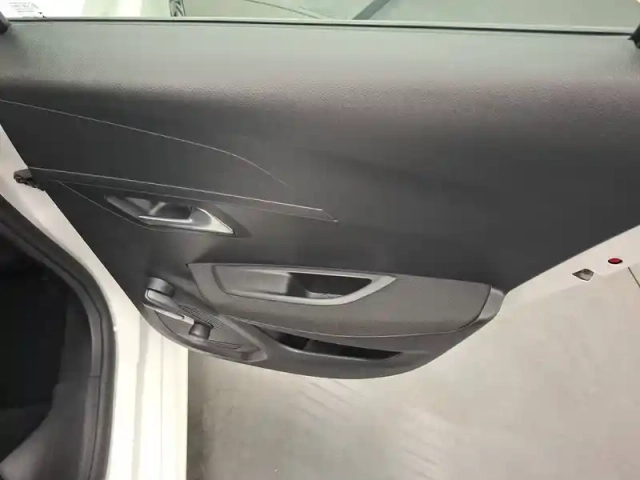 Peugeot 208 puretech 100 s&amp;s bvm6 — photo 23